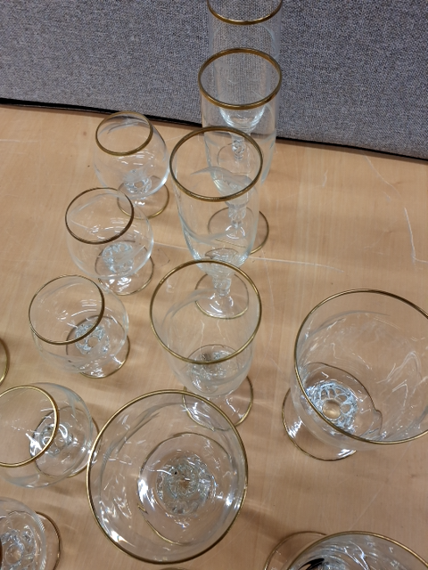 Mågeglas m. Guldkant. Lyngby glas.
